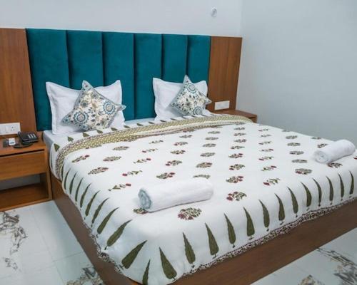 Hotel Parth Inn Rishikesh Ngoại thất bức ảnh